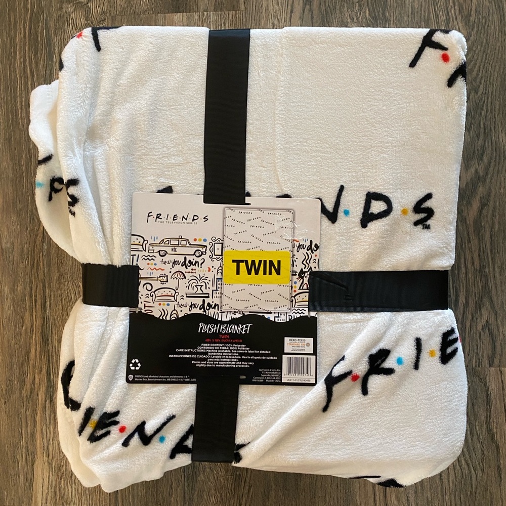 Twin fleece F•R•I•E•N•D•S blanket